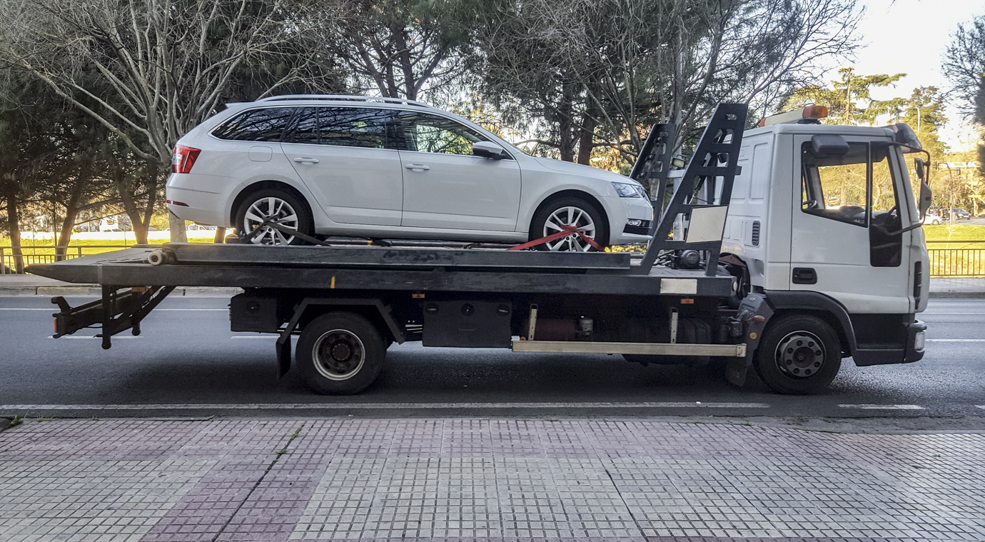 towing iStock 1136249562
